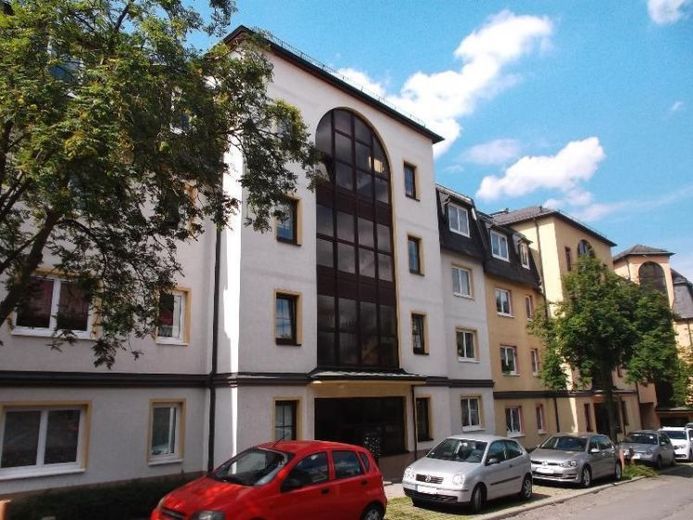 Böden neu, Türen neu, Bad neu... großzügige 3 Zimmer Wohnung mit Balkon und Tiefgaragenstellplatz in beliebter Wohnlage...Reusaer Straße – Foto 1