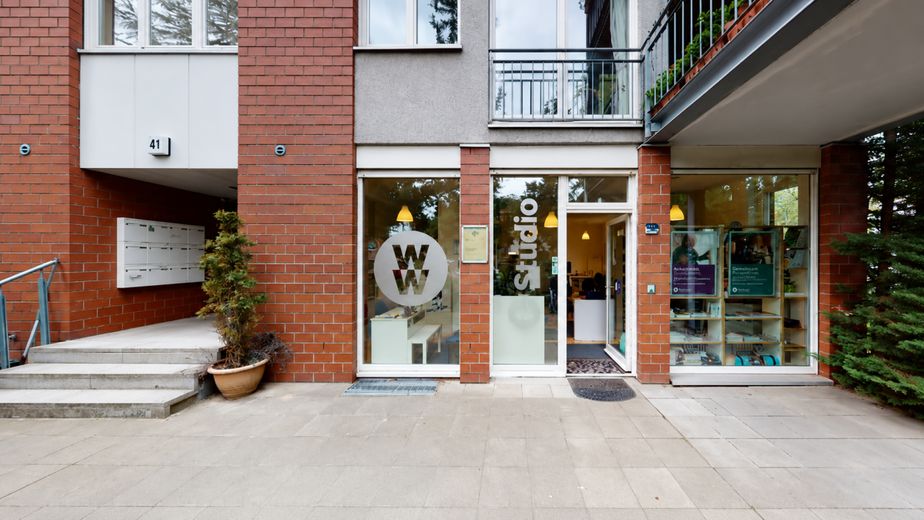 Loftartige Gewerbe-/Wohneinheit mit Schaufenster &amp; Keller - barrierefrei, ruhig &amp; citynah bei Berlin – Haupteingang