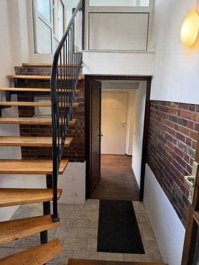 Provisionsfrei: Gepflegte DHH in Top-Lage Biesdorf – 160m² Gesamtfläche – Treppenhaus