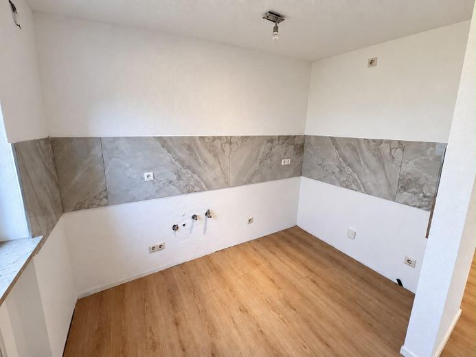 Charmante 2-Zimmer-Erdgeschosswohnung mit privatem Gartenanteil - teilsaniert! – Foto 4