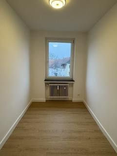 Helle 3 Zimmerwohnung in Hannover Ahlem frisch renoviert mit Einbauküche und KFZ Stellplatz – Foto 8