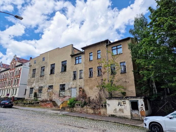 Grundstück mit Abriss-Gebäuden in guter Lage von Altenburg/Thüringen – Foto 1