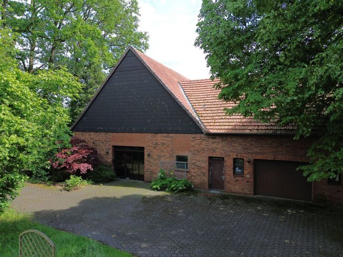 Großzügiger Resthof mit zwei Wohneinheiten, umfangreichen Nutzflächen und vielfältigem Entwicklungspotenzial – Nord - Ansicht