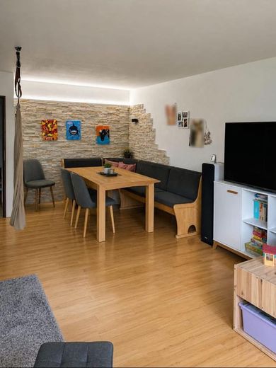 Attraktive 4,5-Zimmer-Hochparterre-Wohnung – provisionsfrei – Essszimmer