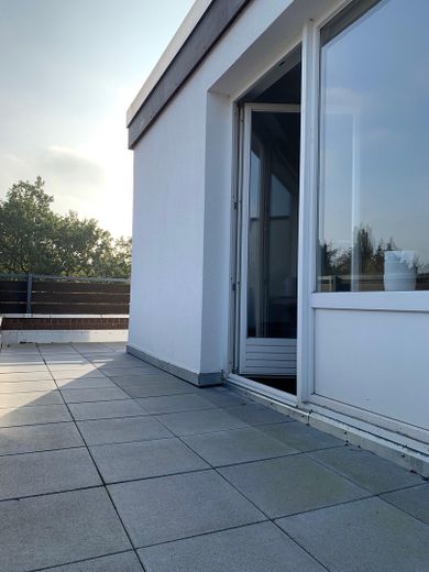 Terrasse mit Wohnungseingang