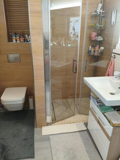 Bad 1 Etage mit Wanne WC Dusch