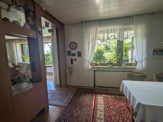Einfamilienhaus mit Einliegerwohnung und idyllischem Garten in toller Lage, provisionsfrei – Esszimmer EG
