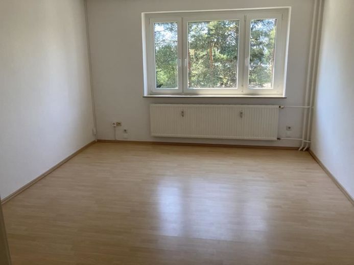 Gemütliche 3-Zimmer mit neuem Laminat, Wanne und Garage in guter Lage! – Musterfoto grundrissgleiche WE im Nachbarhaus