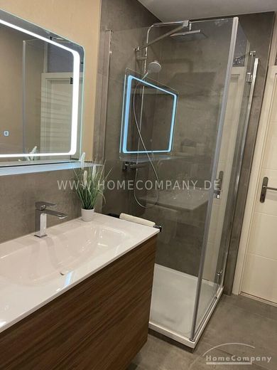 Sehr schöne 3 Zi.-Whg., möbliert. Mit Balkon. – 4462fb237b4961aaaa4b67c8fa87e4a030282c32.jpg