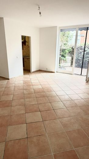 Berlin-Kladow -kernsanierte 3 Zimmer Maisonette Wohnung mit kleinem Garten – WZ mit Küche & Gartenblick