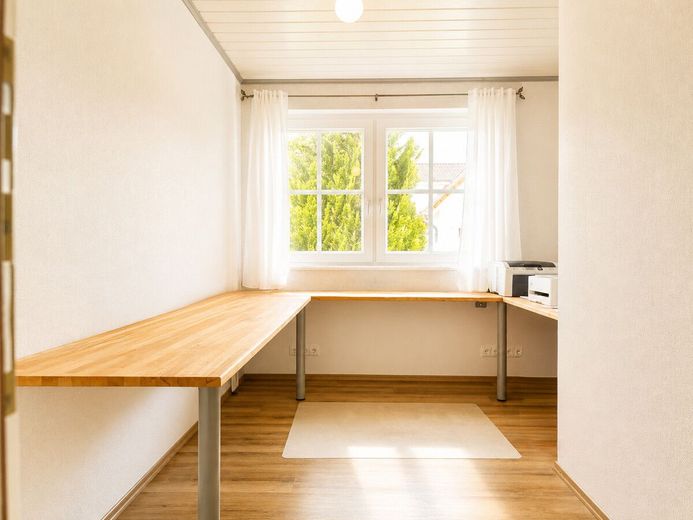Großzügiges Einfamilienhaus mit Wärmepumpe, Vollkeller und traumhaftem Eckgrundstück! – Bild 17
