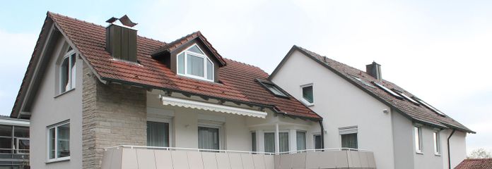 Sehr gepflegtes 4-Familien-Wohnhaus mit großem Gartengrundstück in Top Wohnlage von CR – Außenansicht
