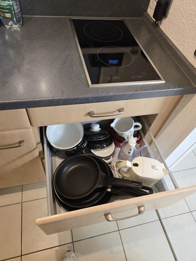 Appartamento arredato di 2 locali con balcone a Norimberga Maxfeld, proprio accanto al parco cittadino – Küche
