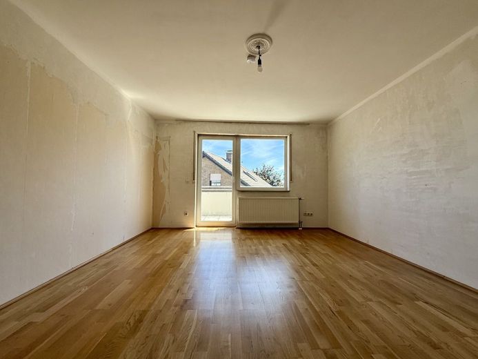 Fröndenberg-Ardey: Taghelle Eigentumswohnung mit praktischem Schnitt, zwei Balkonen und Stellplatz! – Wohnbereich