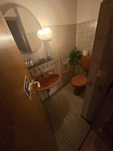 Jagdhausweg 12-1. OG Gäste WC