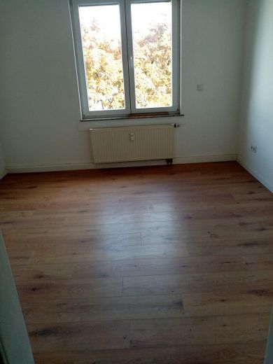 Charmante 3-Zimmer-Wohnung in zentraler Lage mit Lift – Foto 2