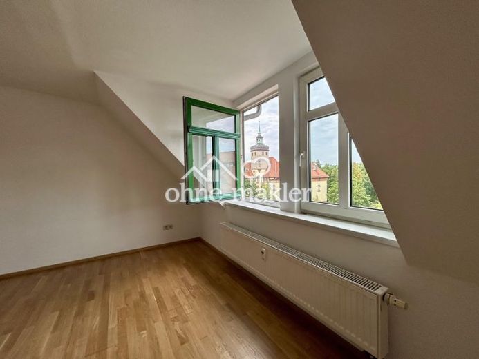 Luminoso appartamento di 2 locali con parquet e bagno con luce naturale a Leipzig-Leutzsch – Foto 1
