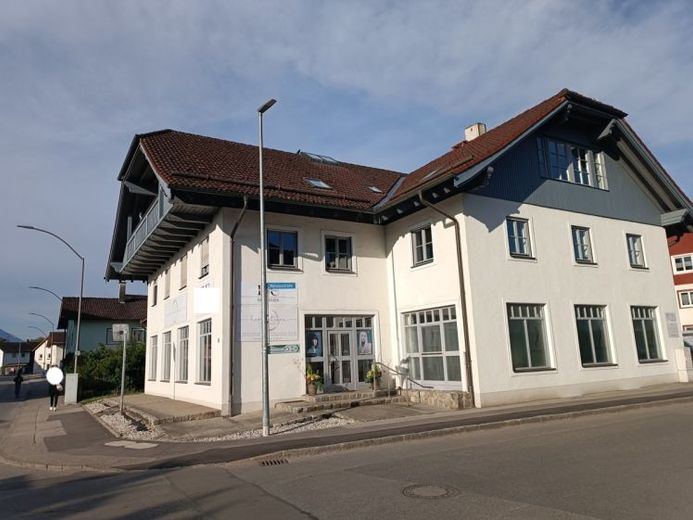 Repräsentative Gewerbefläche in Toplage von Freilassing – modern, klimatisiert & sofort bezugsbereit – Foto 1