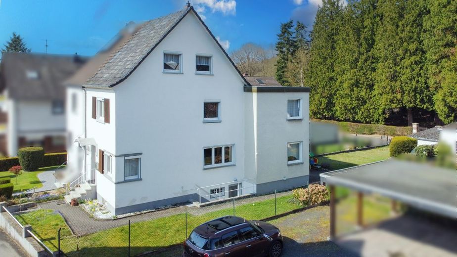 Stilvolle Doppelhaushälfte mit Gartenidylle in Bad Honnef-Selhof – Außenansicht