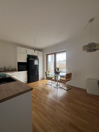 Modernes Neubau-Apartment mit großzügigem Balkon / Berlin-Stralau – Küche