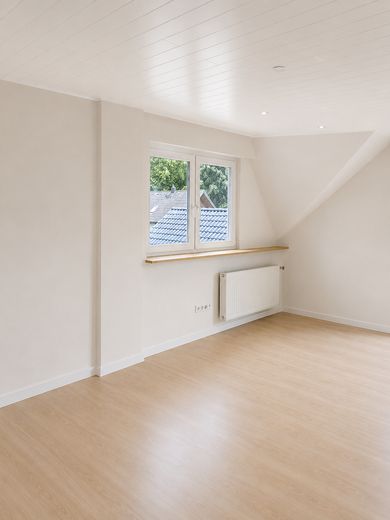 Großzügige 5-Zimmer-Wohnung mit Hausgefühl, 2 Balkonen, Doppelcarport & Garage – Foto 7