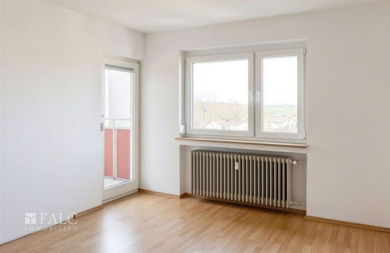 Sofort bezugsfreie 2-Zimmer-Wohnung mit Balkon und Aufzug in Aldingen – Schlafzimmer mit Balkonzugang