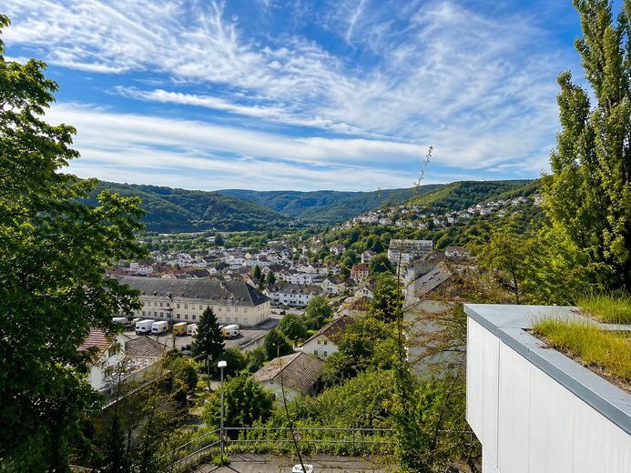 Amplio apartamento de 3 habitaciones con 140 m², terraza en la azotea y mucho espacio en Bad Ems – Ausblick