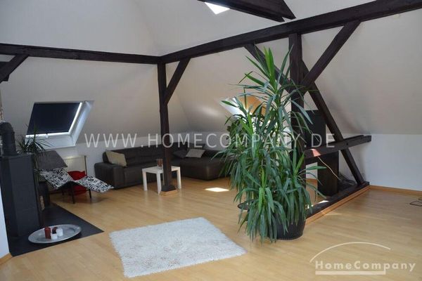 Sehr schöne 2 Zi.-Wohnung im 3. OG mit Dachterrasse. In der Nähe zur Uni, komfortable Wohnung mit KFZ-Stellplatz vor der Tür.