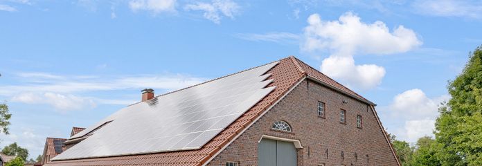 Umfassend sanierter und modernisierter Resthof mit Scheune und Photovoltaik in Ostfriesland – Außenansicht