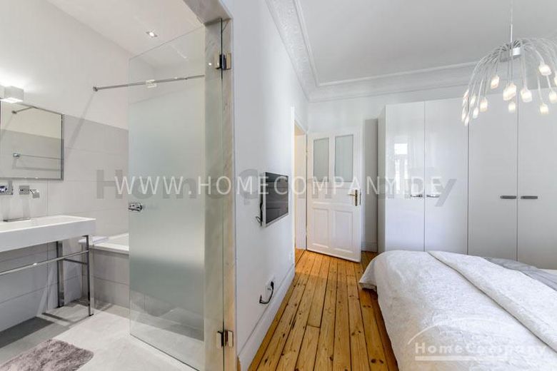 Schöne, hochwertige möblierte 4-Zimmer-Altbauwohnung mit Balkon in Schwabing – bc6ee262b9f9eb7375b9ee4e6c9b4ba4510367b2.jpg