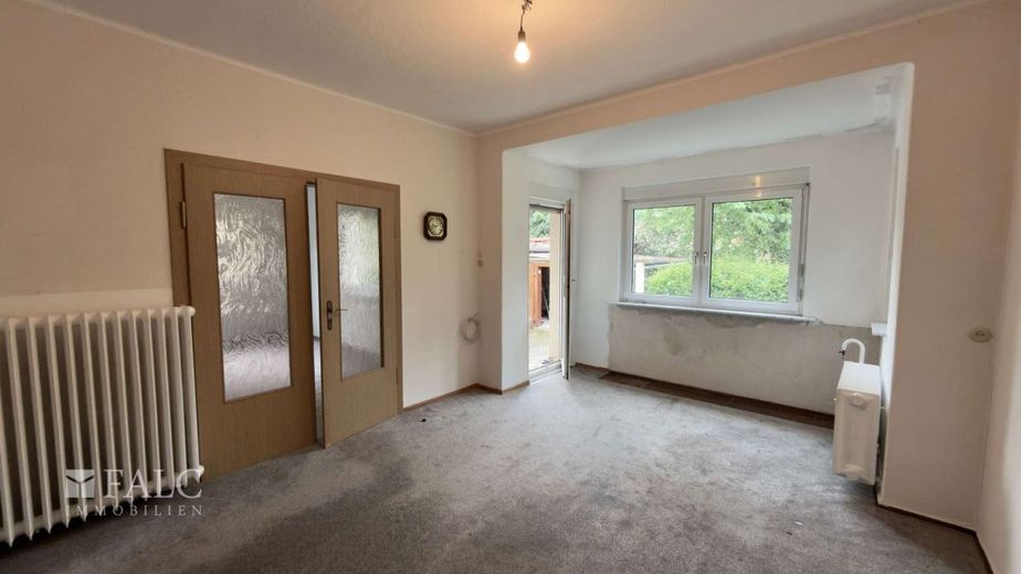 Familienhaus mit Gartenidylle sucht neue Ideen und frischen Glanz – Wohnzimmer EG
