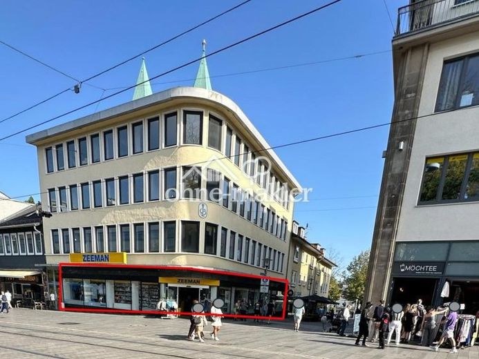 1A-Eckladen in Top Lage mit 30 m Schaufensterfront ! – Foto 1