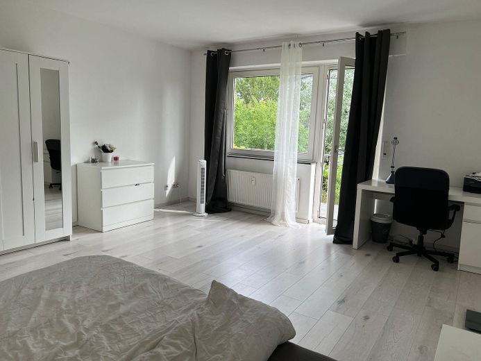 Großzügiges und helles WG-Zimmer mit sonnigem Balkon in ruhiger, zentraler Lage von Darmstadt – Foto 3