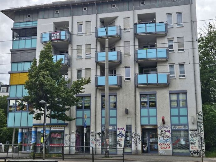 Optymalnie położony lokal użytkowy przy Connewitzer Kreuz – ruch pieszy, bardzo dobra widoczność, nowoczesny – Zdjęcie 1