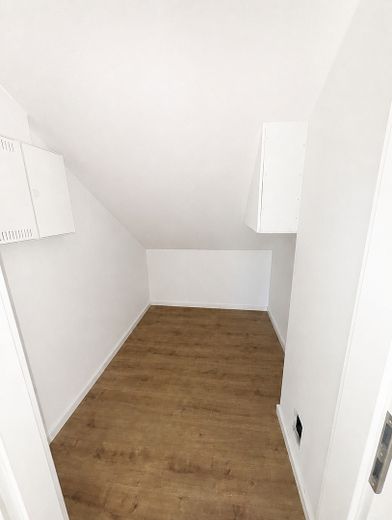 Construction neuve sous les combles, Ingolstadt-Nordost : 3 appartements libres immédiatement, 1 loué – sans commission – Abstellraum