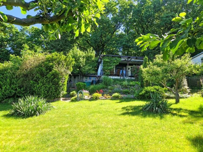 *Top Erholungsoase in Höhenlage von Weinböhla*850m² Grd.* *Carport*3 Zi.*Dusch-WC* *provisionsfrei* – फोटो 1
