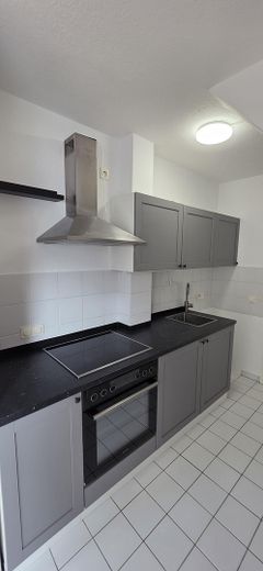 leegstaande 4-kamer-dakappartement in rustige ligging met overdekt balkon op het zuiden – Küche
