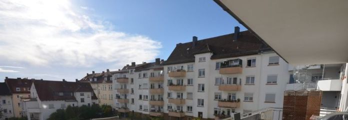 Nähe FH Fulda: Helle Etagenwohnung mit Balkon zu vermieten.