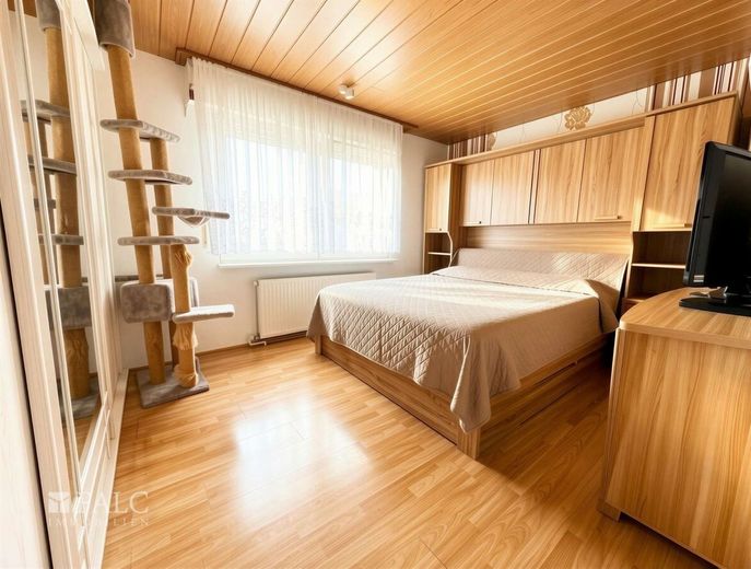 Familienfreundliches Einfamilienhaus mit großem Garten, Garage und vielseitigem Hobbybereich – Schlafzimmer