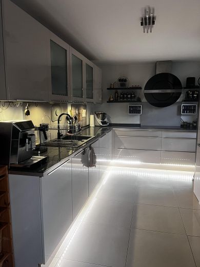 Modernized single- to two-family house – high-quality renovated, family-friendly – Foto 5