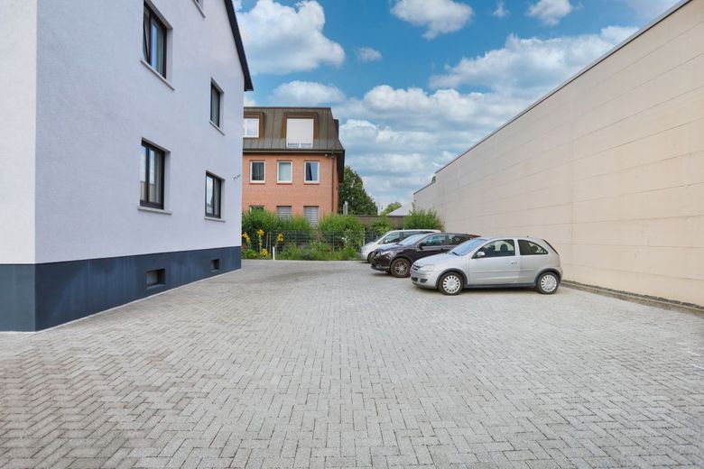 Provisionsfrei: Wohn- und Geschäftshaus Frankfurt-Seckbach mit vielseitiger Nutzung – Hof