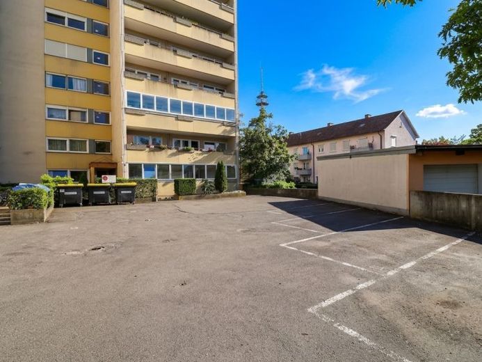 Gepflegte 2-Zimmer-Erdgeschosswohnung mit Balkon in Singen (Hohentwiel) – Fotoğraf 1