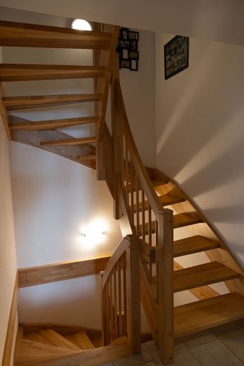++ Provisionsfrei ++ Doppelhaushälfte mit traumhaftem Ausblick in Weichs – Treppe