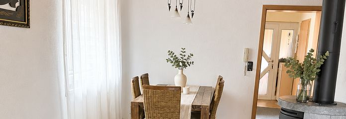 Wohnzimmer mit Kamin