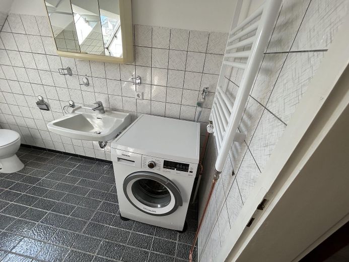 Tanto spazio, tante possibilità: casa plurifamiliare con ampio terreno! – DG Bad