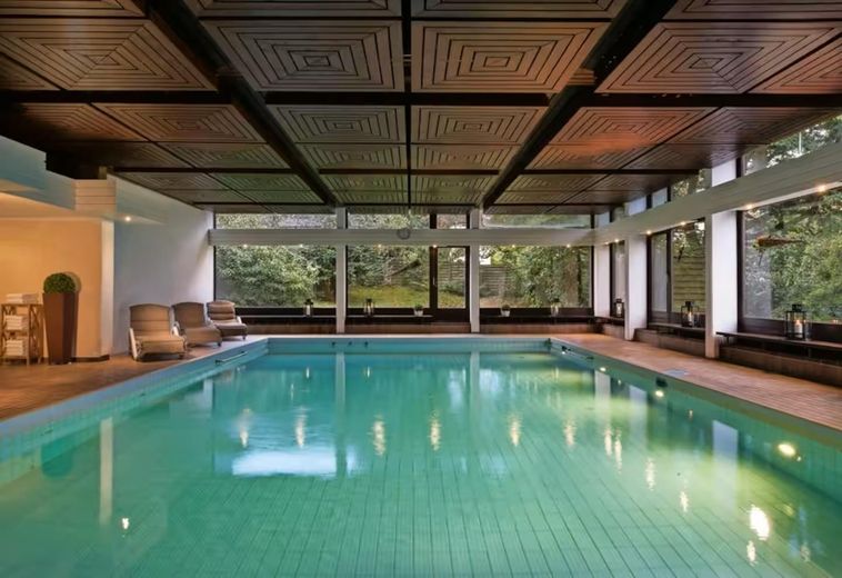 Schwimmbad im Maritim Hotel