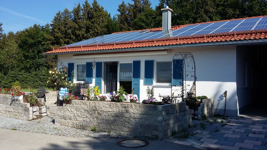 Einfamilienhaus mit gewerbl. Anbau im Außenbereich – Südterrasse