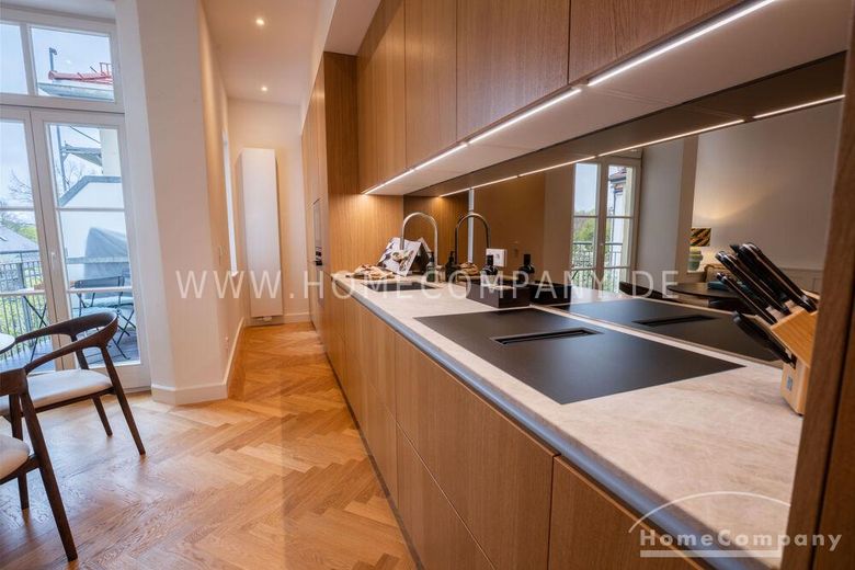 ***Klassische Eleganz in vollendeter Form – stilvoll sanierte Altbauwohnung mit Balkon in Bestlage Altbogenhausen – 521fc8483139c3de1c9257d63ef552342511770a.jpg