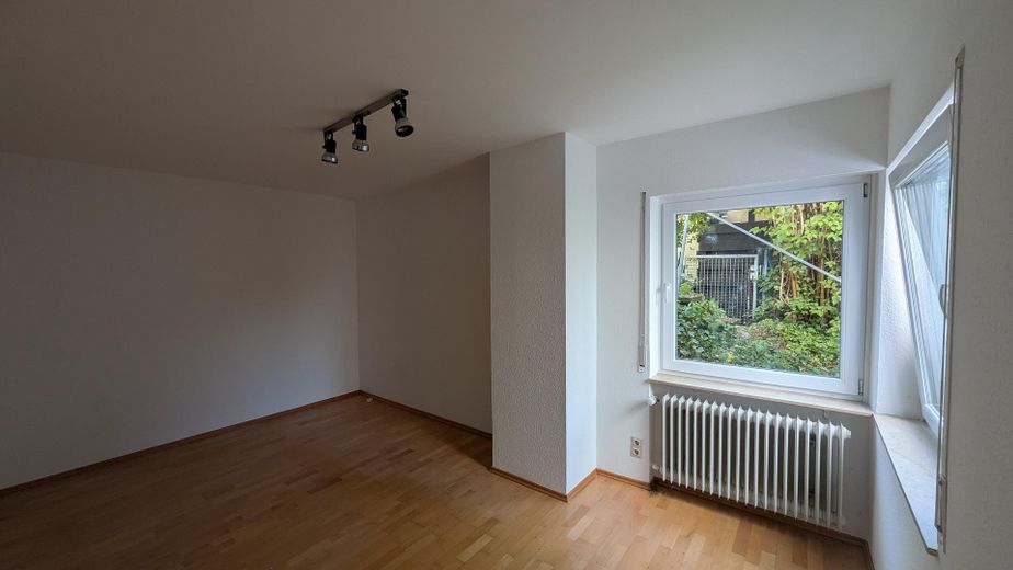 Family Happiness with Panoramic Views: Spacious Living in Leonberg’s Prime Location – Schlafzimmer