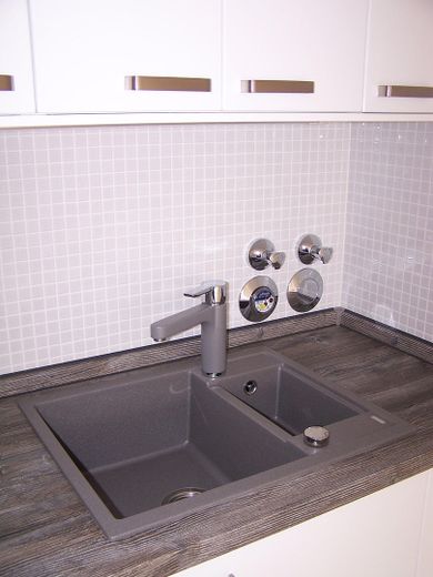 SCHWABING-WEST HELLE, MODERNISIERTE 2-ZIMMER-WOHNUNG MIT LOGGIA, SCHWIMMBAD UND GROSSER DACHTERRASSE – Details